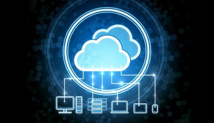 Icône de cloud connectée à des appareils informatiques